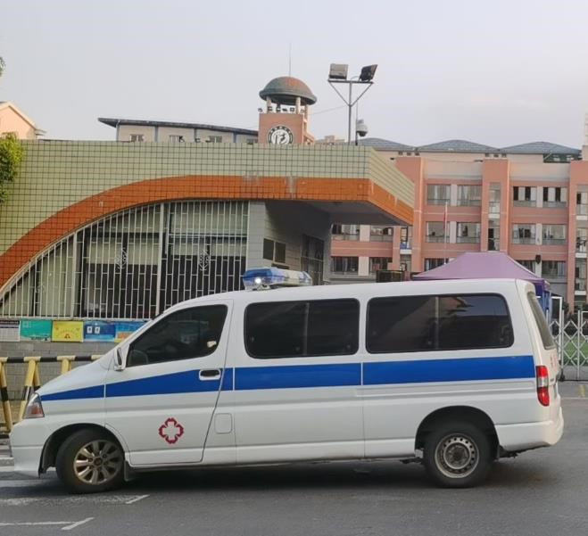 邯郸救护车出租护送骨折病人一公里多少钱